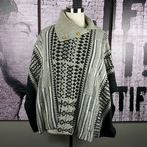 Yairo Button Neck Poncho EUC